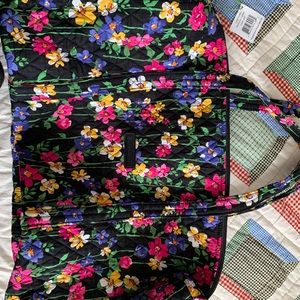 Vera Bradley large duffle wild flower garden